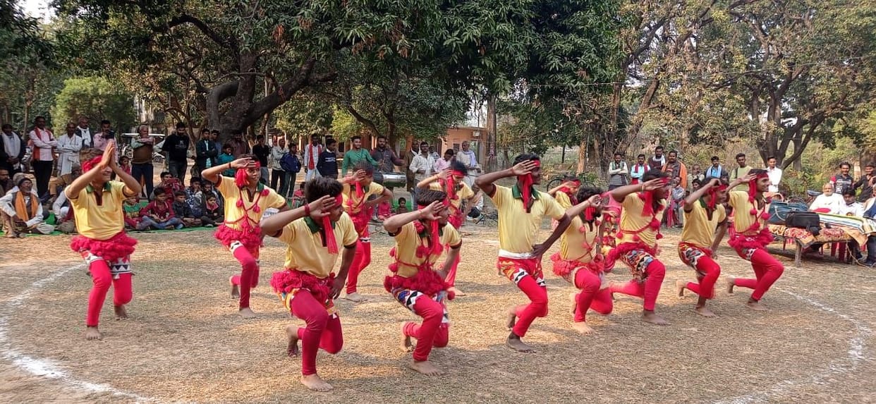 Banda: Bundeli Diwari folk dance by artists