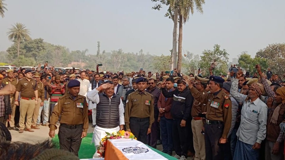 Martyr Bhupendra Singh funeral with state honors in etah