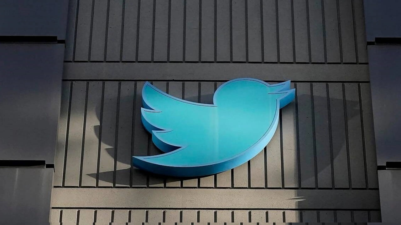 Twitter Takedown Case: рдЯреНрд╡рд┐рдЯрд░ рдЕрдХрд╛рдЙрдВрдЯреНрд╕ рдмреНрд▓реЙрдХрд┐рдВрдЧ рдорд╛рдорд▓реЗ рдореЗрдВ рд╕реБрдирд╡рд╛рдИ рдлрд┐рд░ рд╕реНрдердЧрд┐рдд, рдХрд░реНрдирд╛рдЯрдХ рд╣рд╛рдИ рдХреЛрд░реНрдЯ рдиреЗ рдмрдврд╝рд╛рдИ рддрд╛рд░реАрдЦ Twitter takedown case reluctantly adjourned by Karnataka High Court to February 7