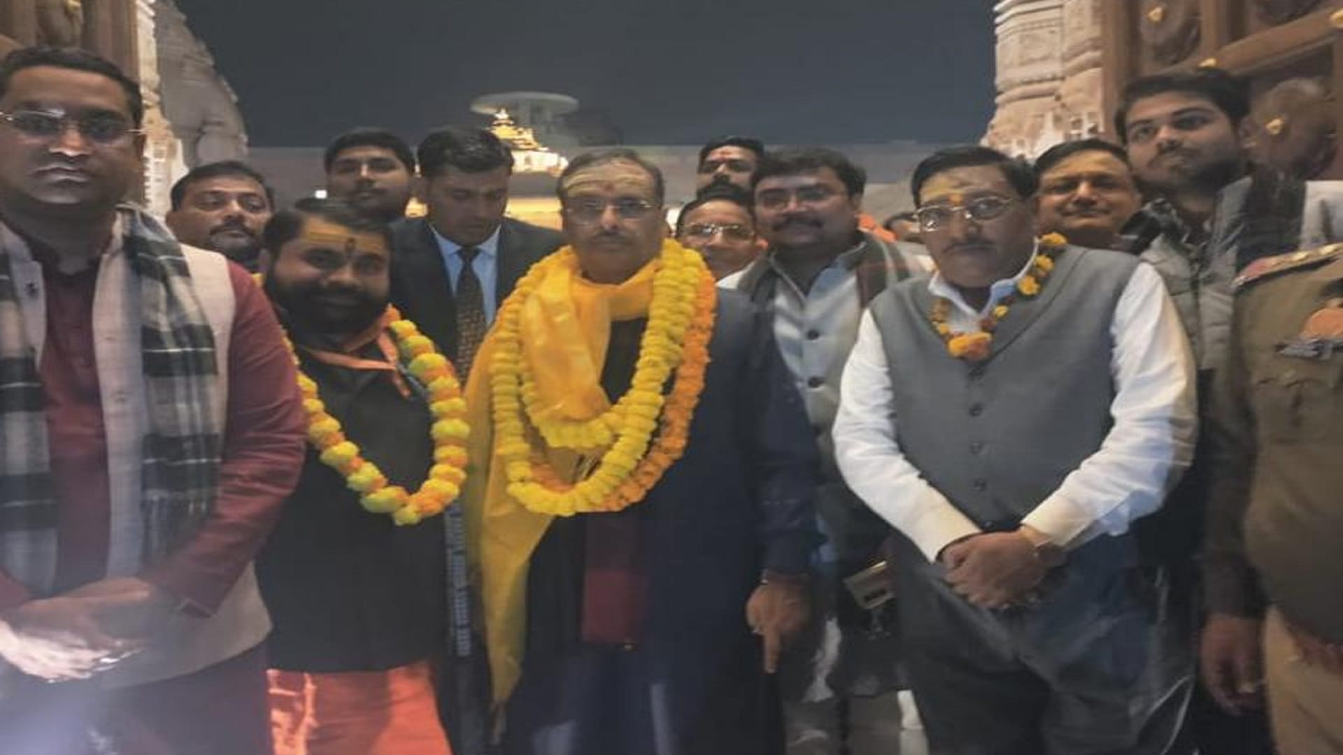 PHOTOS Former Deputy Chief Minister Dinesh Sharma seen in this style in Kashi, visited Baba Vishwanath
