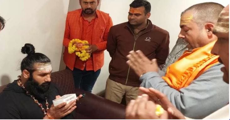 WWE Veer Mahaan Worship in Kashi Vishwanath Dham and went to bhadohi home