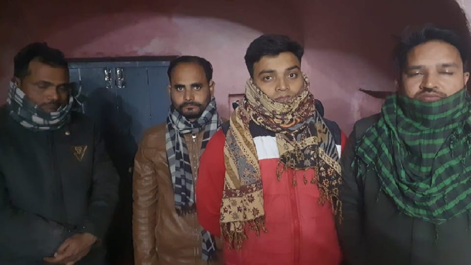Thailand Call Girls Booked In Spa Center Girls Racket Busted Agra Police