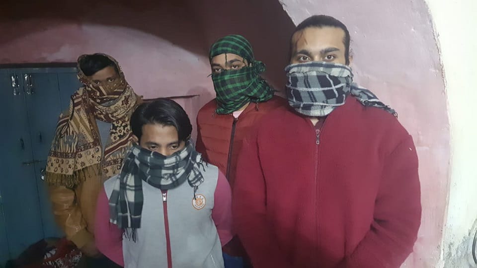thailand girls were called on contract for prostitution in spa center agra
