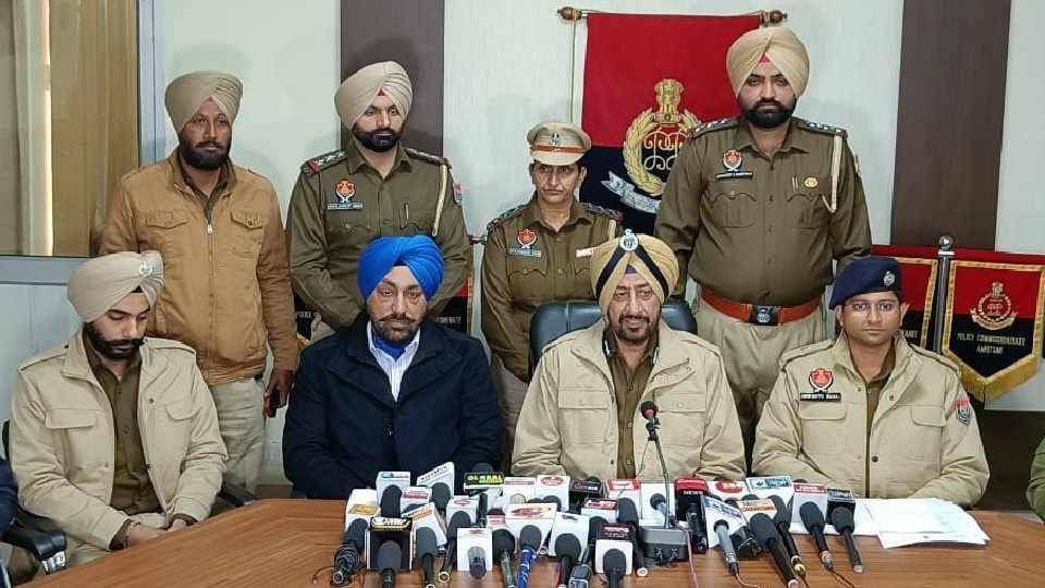 Amritsar police arrested drug factory owner with drugs tablets