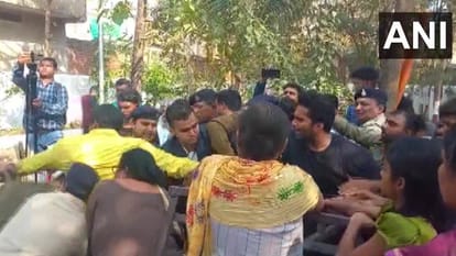 भिलाई में भाजपा-कांग्रेस कार्यकर्ताओं में झड़प।