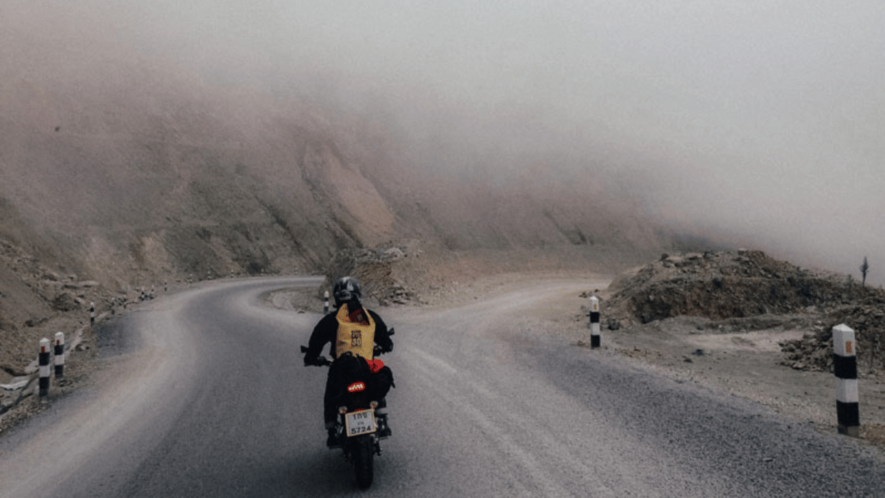 If you ride your bike during winters then take these precautions and you will be safe in fog and cold