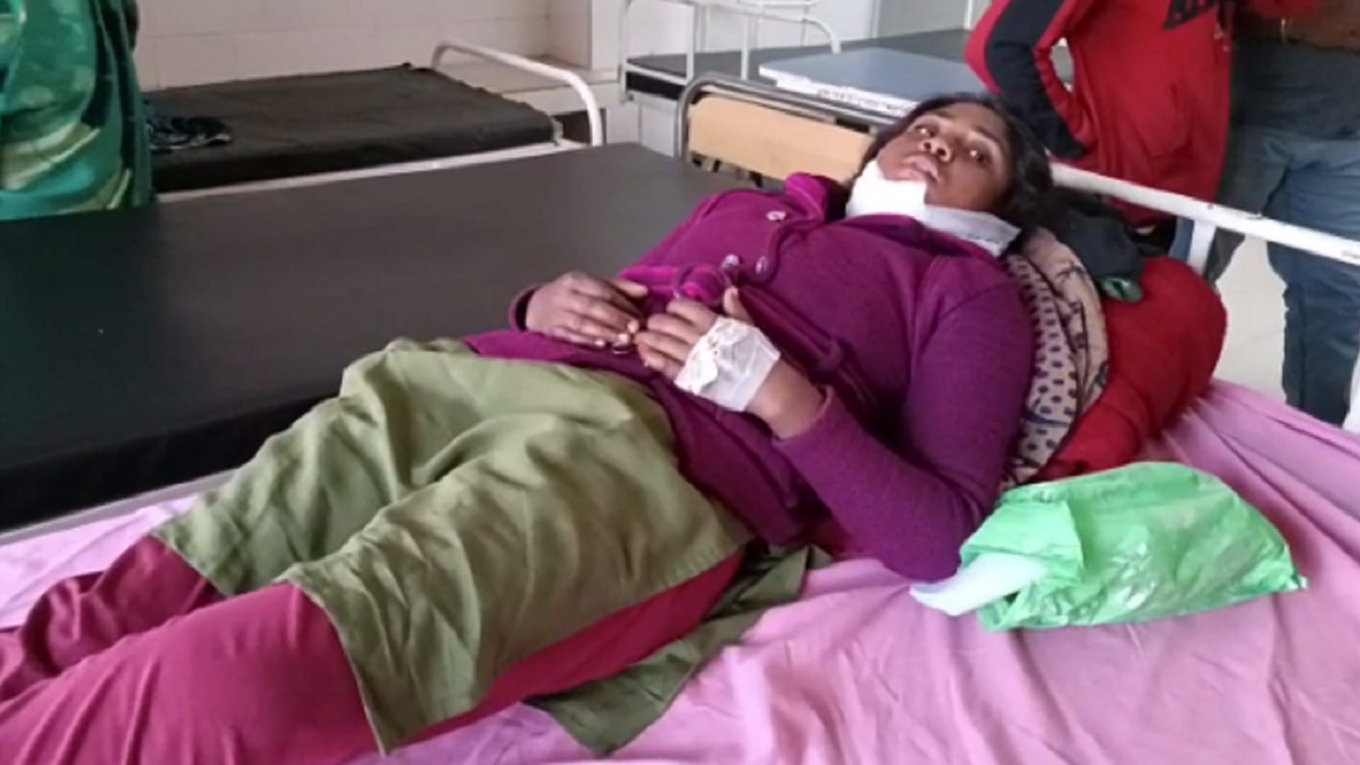 young man attacked girl with knife in one sided love in korba