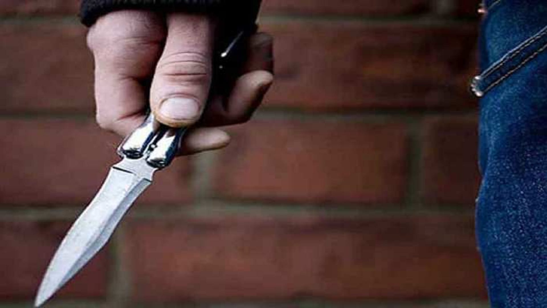young man attacked girl with knife in one sided love in korba
