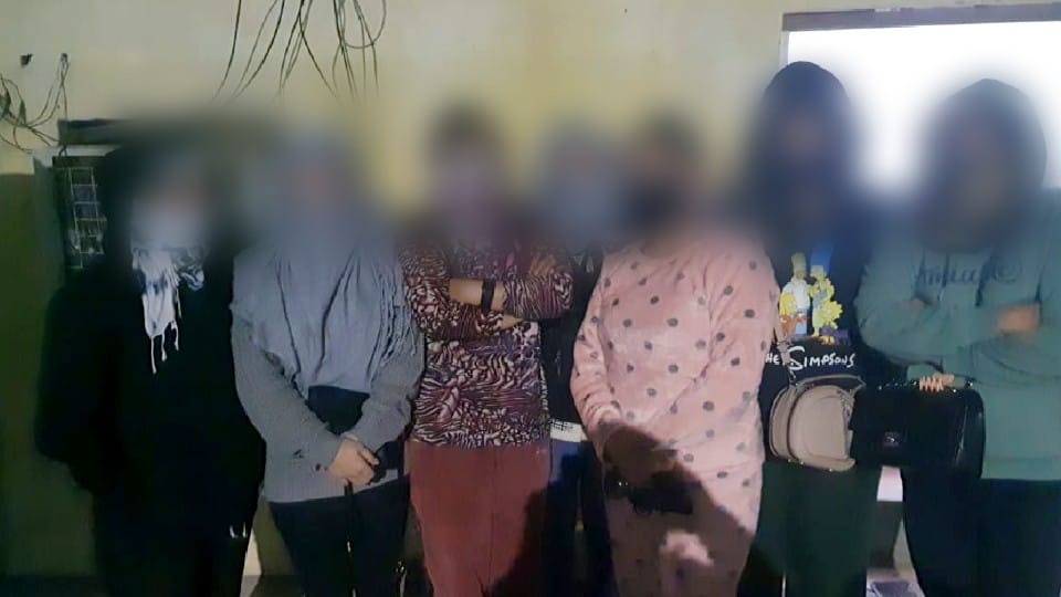 police raided spa center and exposed prostitution rackets in agra