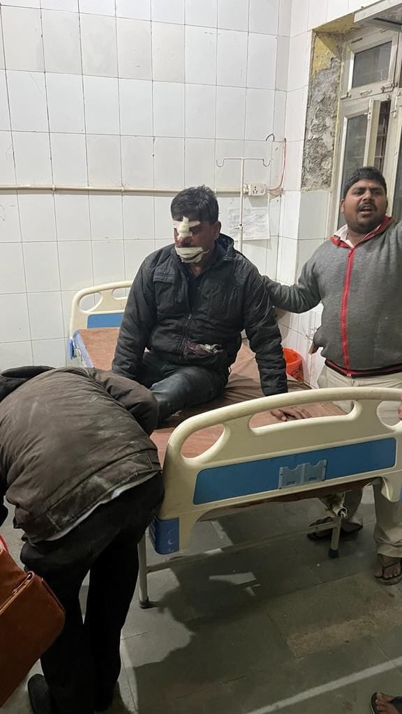 Hathras: Car and bike rider injured in accident