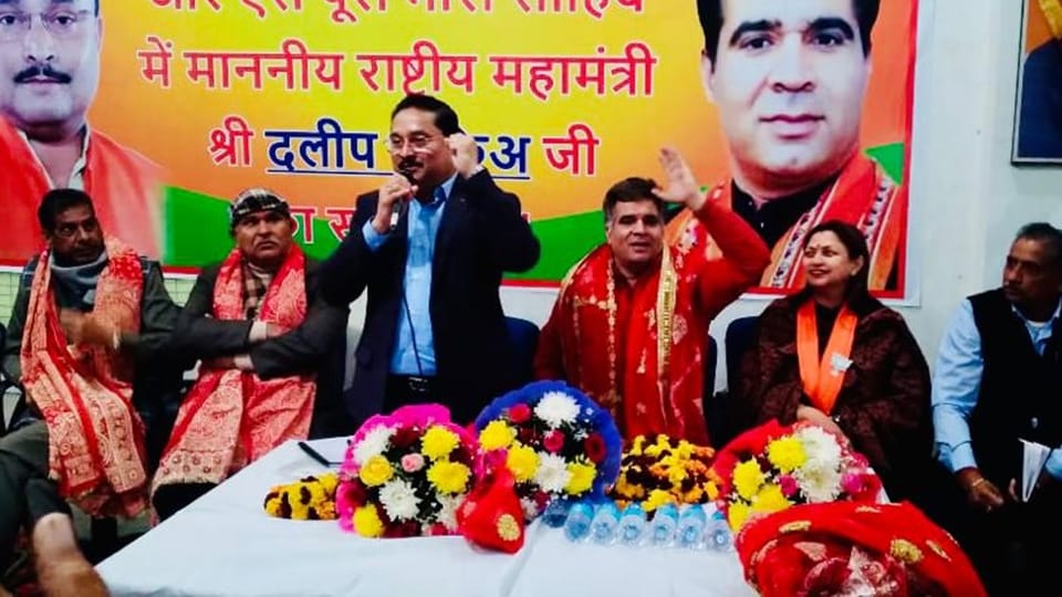 jammu kashmir BJP to raise issue of Kashmiri Pandit employees in the fron of Amit Shah and JP Nadda