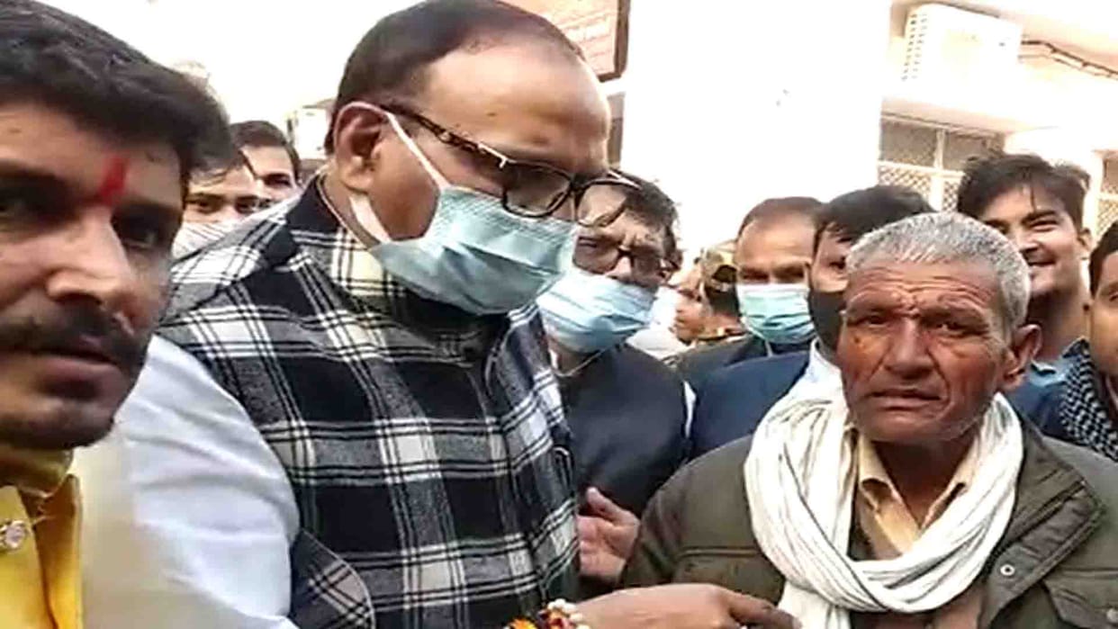 Kanpur: Deputy CM Brajesh Pathak suddenly reached Hallet Hospital OPD