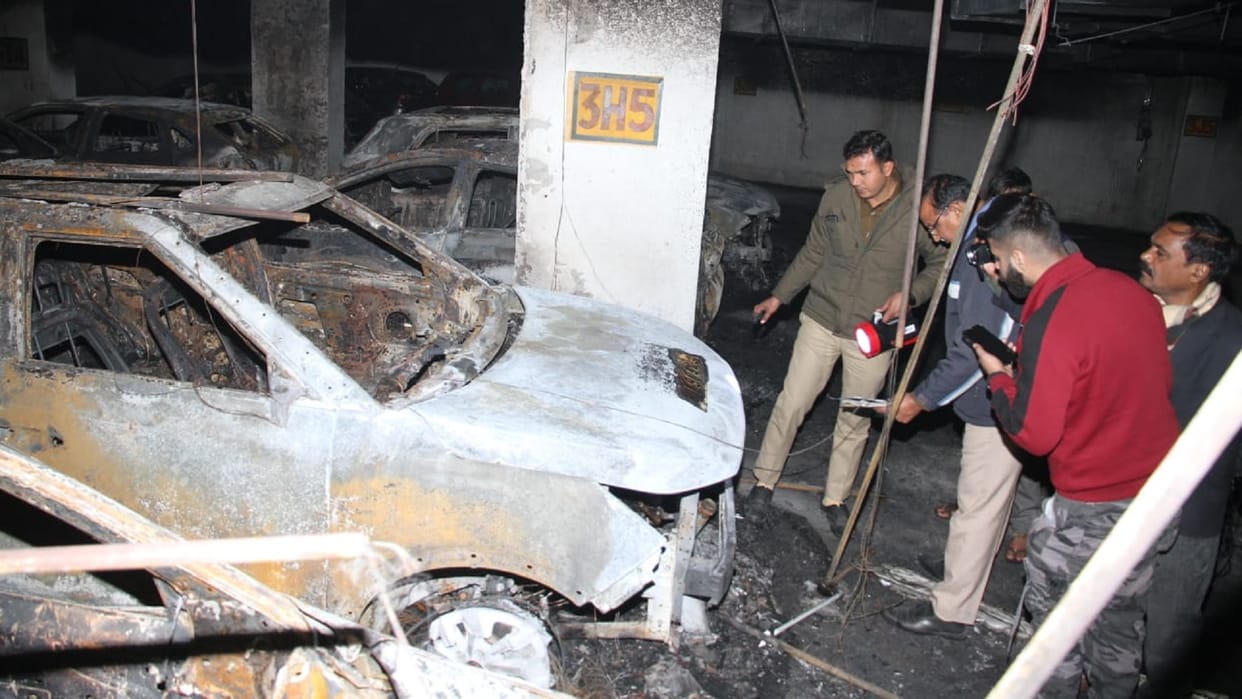 Fire broke out in the basement of car parking in Delhi