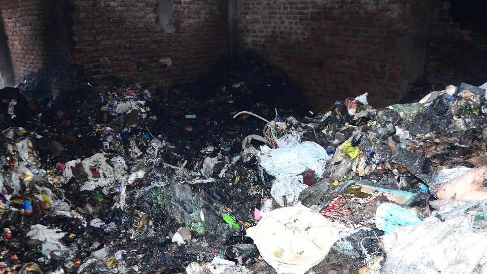 Massive fire breaks out in scrap warehouse in Ludhiana