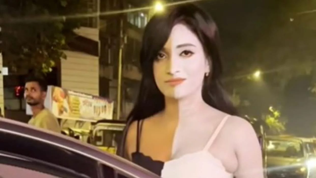 bigg boss 6 ex contestant manya singh paints her body black and  white know the reason watch video