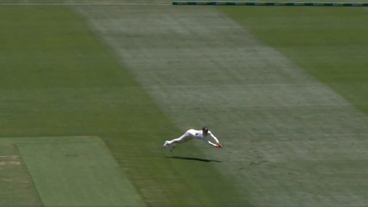 Marnus Labuschagne takes stunning catch against south africa in boxing day test