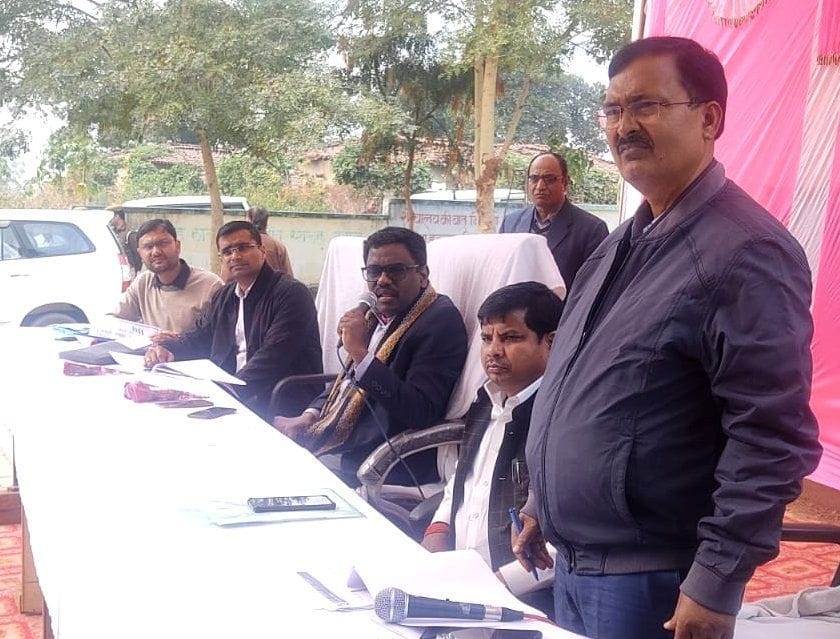 The commissioner reprimanded the Kotdar, said - If he decreases, he will send him to jail
