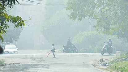 UP Weather: आगरा में फिर बरसेंगे बादल, शीतलहर से बढ़ेगी ठंड; कोहरा करेगा परेशान rain again in Agra cold will increase due to cold wave fog will bother