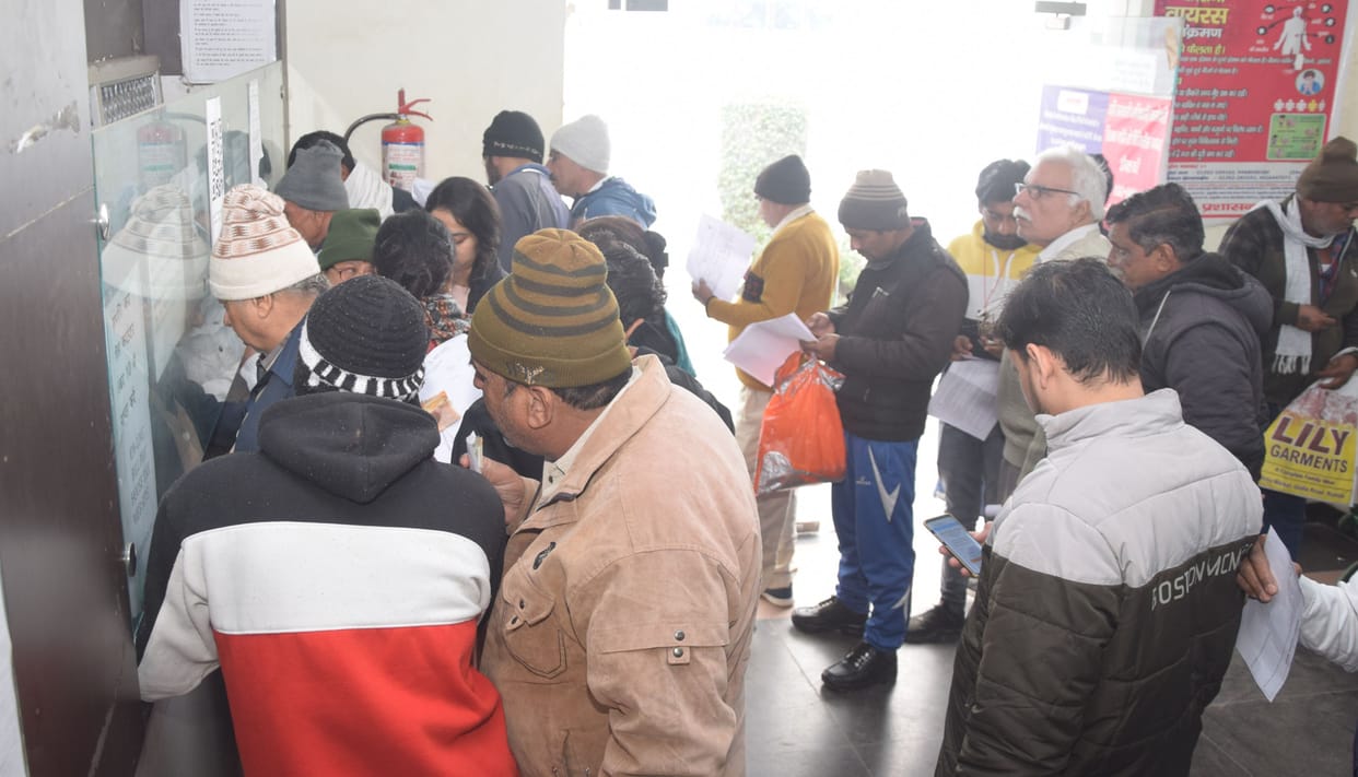Family identity card became a problem, despite setting up 150 camps, the crowd gathered