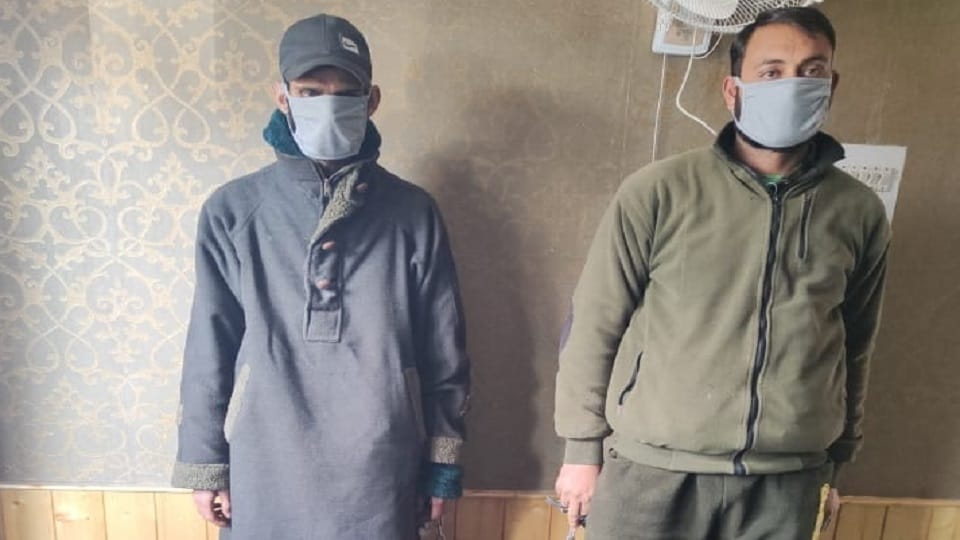 Jammu-Kashmir: Smuggler arrested in Kupwara security forces recovered pistol and 43 cartridges