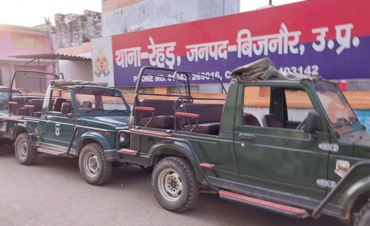 Police seized Amangarh Safari's gypsy, booking of tourists canceled