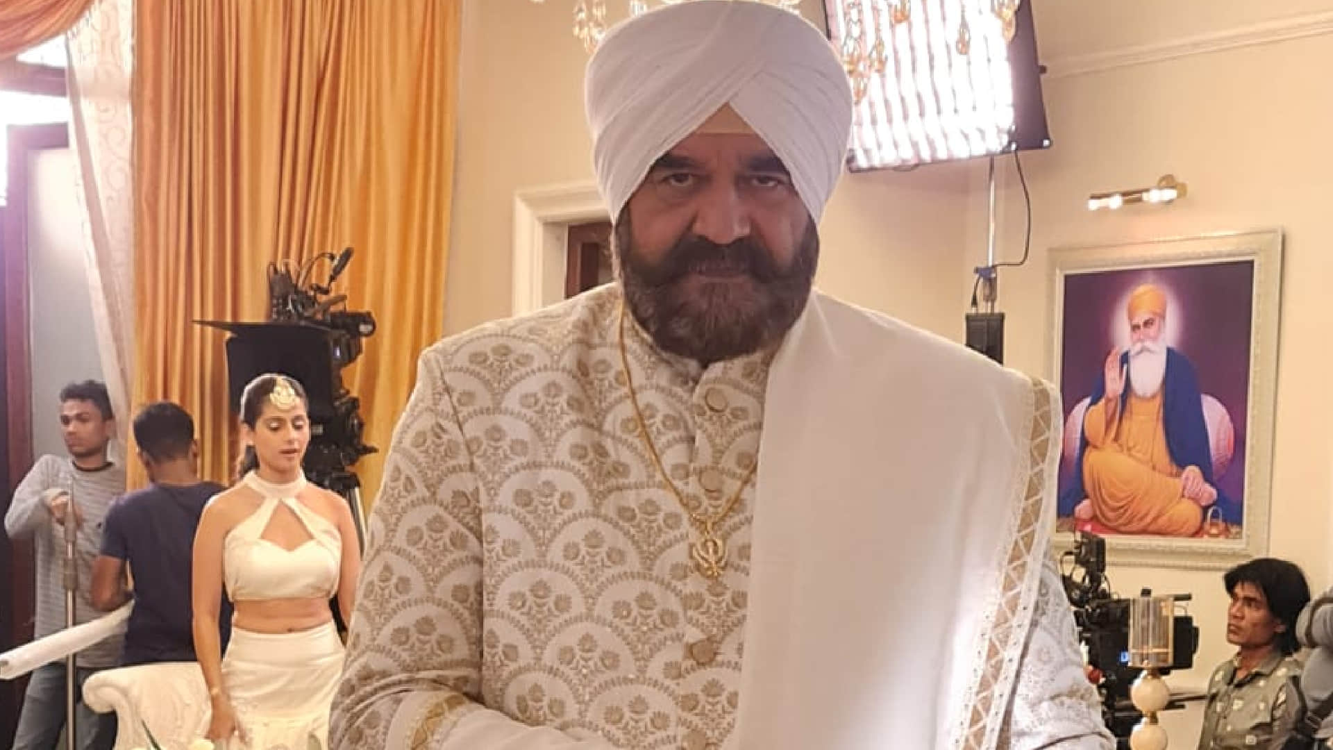 Hashiye Ke Superstar Surendra Pal Madhuri Dixit Ganga Ki Beti Mukesh Khanna Bhojpuri Films news Shaktimaan