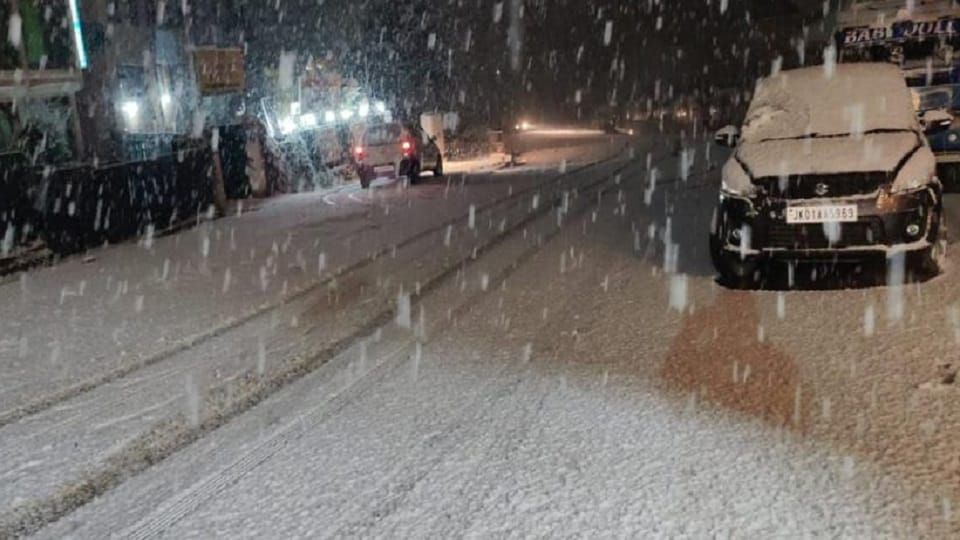 Fog and cold wave havoc drop in temperature recorded in North India