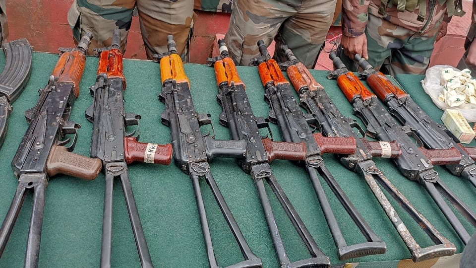 Jammu Kashmir: Deadly weapons used in war found in Uri, Pakistani balloons found first time valley