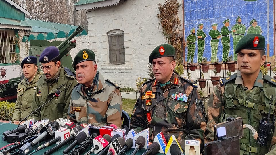 Jammu Kashmir: Deadly weapons used in war found in Uri, Pakistani balloons found first time valley