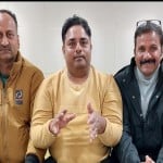 ब्रज कुश्ती लीग के आयोजन के बारे में बताते मंडलीय ओलंपिक एसोसिएशन के अध्यक्ष सुमित सर्राफ