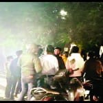पत्थर गिरजाघर पास नारा लगाते युवकों की वायरल फोटो।