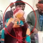 शिवपुरी जनसुनवाई में पहुंची महिला ने खुद पर पेट्रोल छिड़क लिया।
