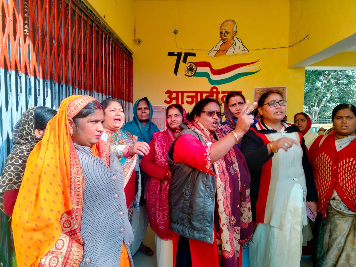Asha workers locked the CMO office