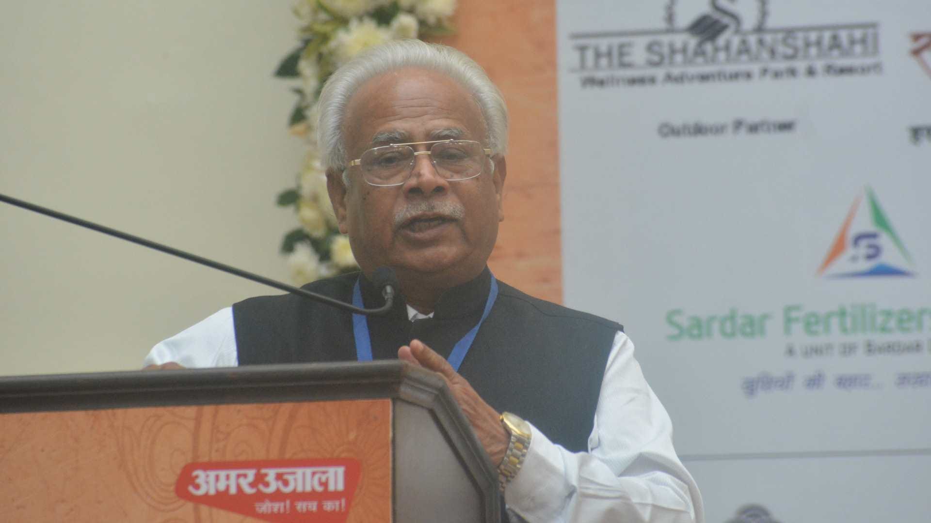 Astrology Architect Pandit Satish Sharma gave Vastu Shastra tips to students Uttarakhand news in hindi