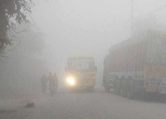 Difficulties of students increased due to fog and cold