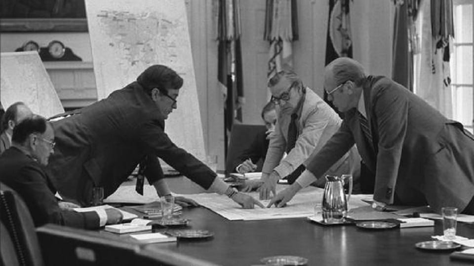Know How the US CIA and KGB Made Propaganda Into India during the Cold War