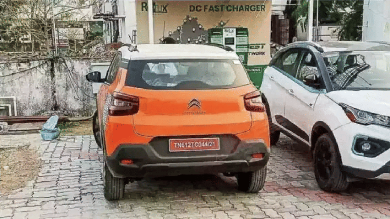 Citroen eC3 Electric Car spied at charging station to debut in India in January 2023 News in Hindi