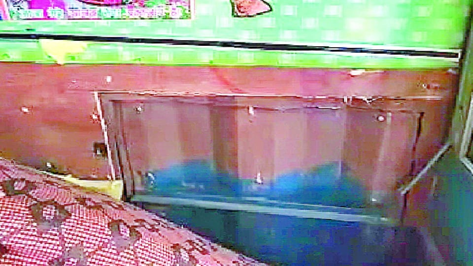 Agra police seized Ganja worth Rs 30 lakh from the container in Agra