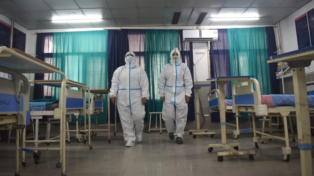 Mock drill in major hospitals across Jammu Kashmir for preparations before the fourth wave of Corona