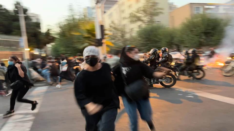 22 painful pictures of the year 2022: Children's clothes on the grave made people cry, top pictures of 2022