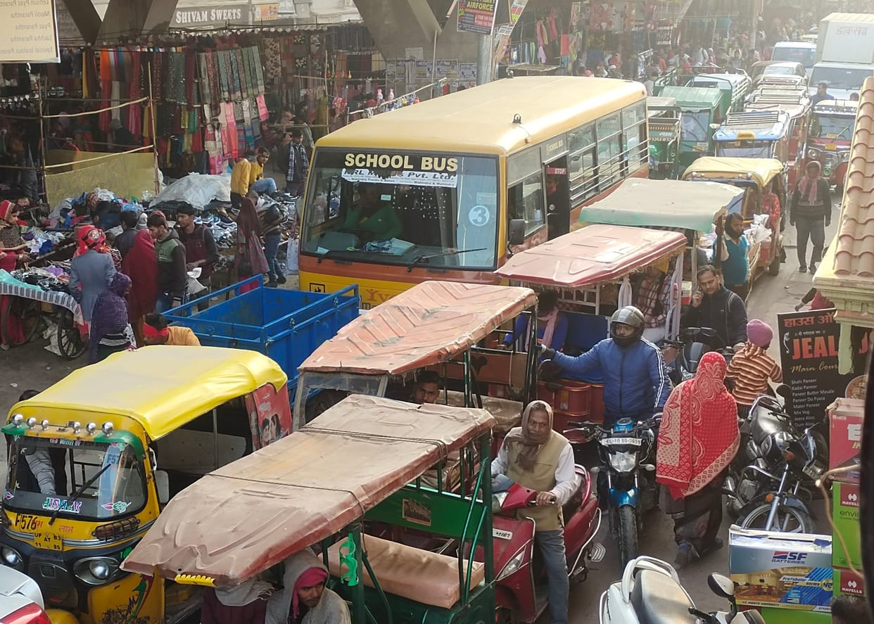 Traffic system derailed, jam on Subhash Tiraha and service road