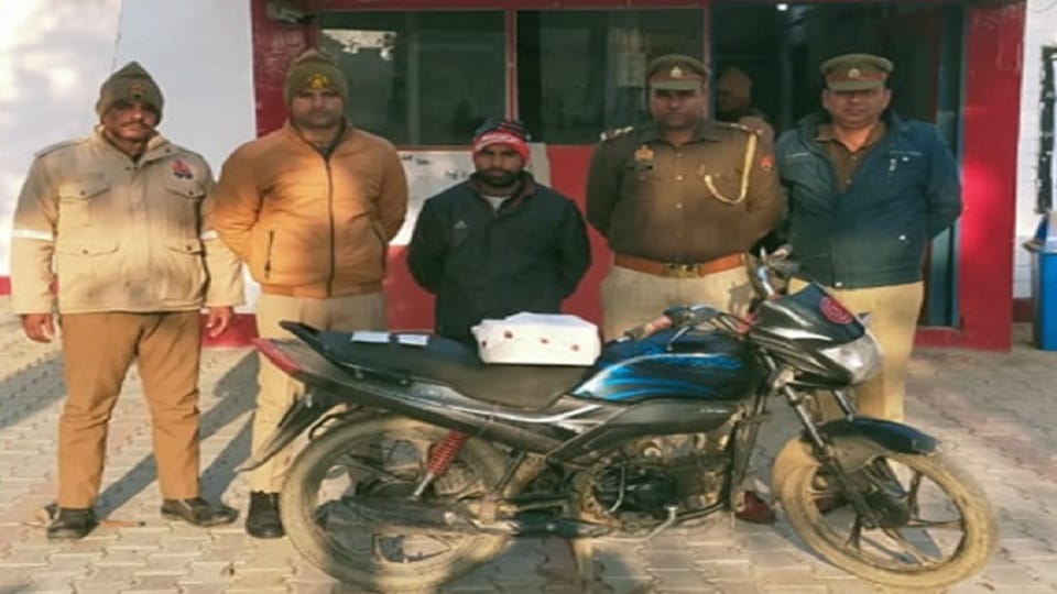 Attempt to rob DG machine and bike from laborers laying 5G line in Aligarh