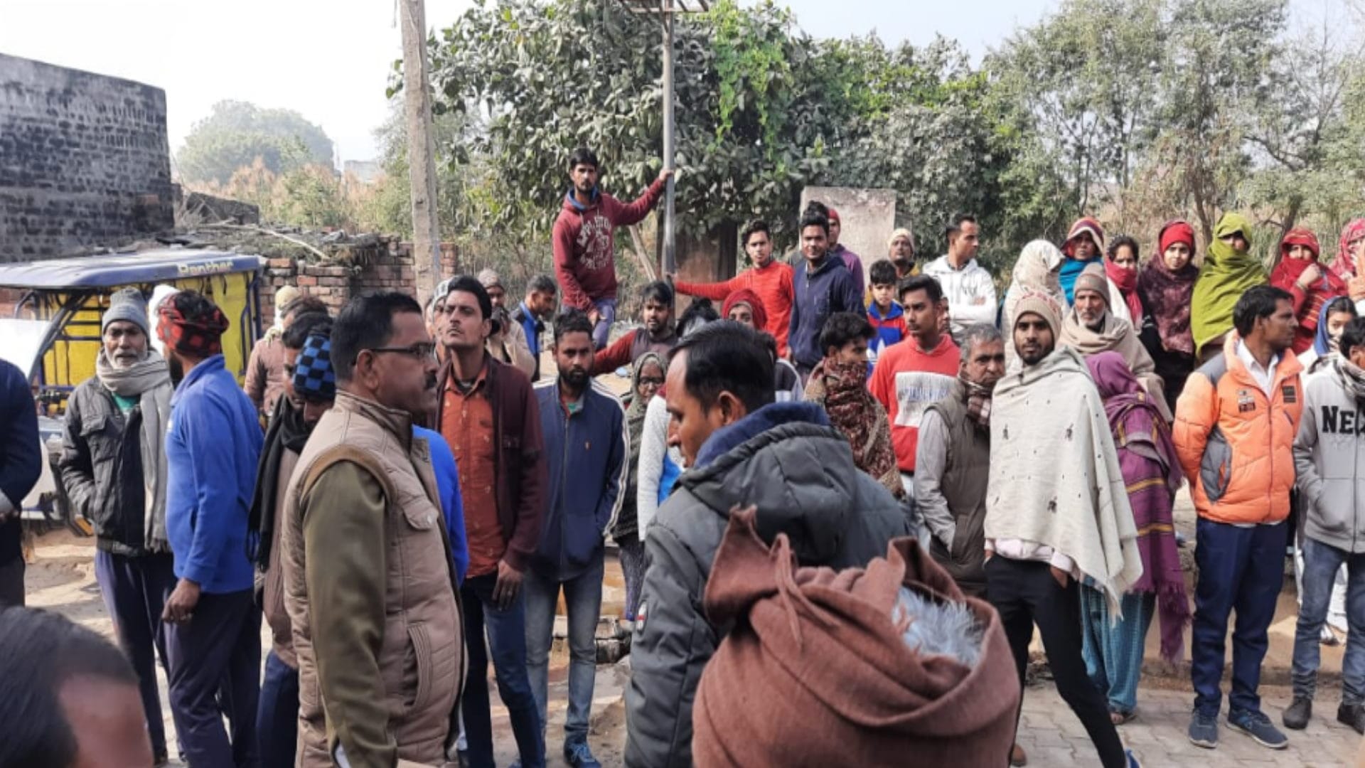 Meerut Anil murder case: The son told that mother held feet of father and Rahul uncle killed