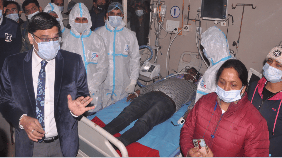 Health workers tested arrangements for treatment of corona patients by mockdrill in Agra