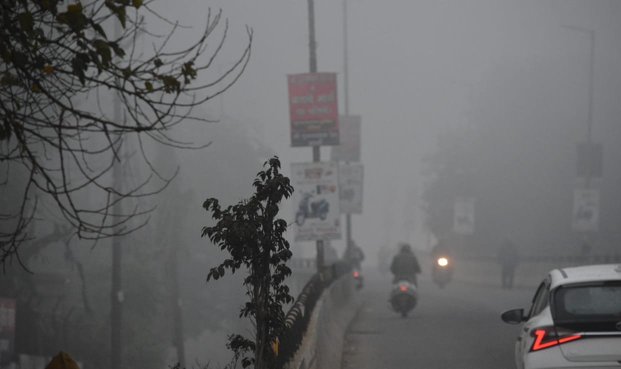 Outbreak of cold wave continues, people chill even in the sun