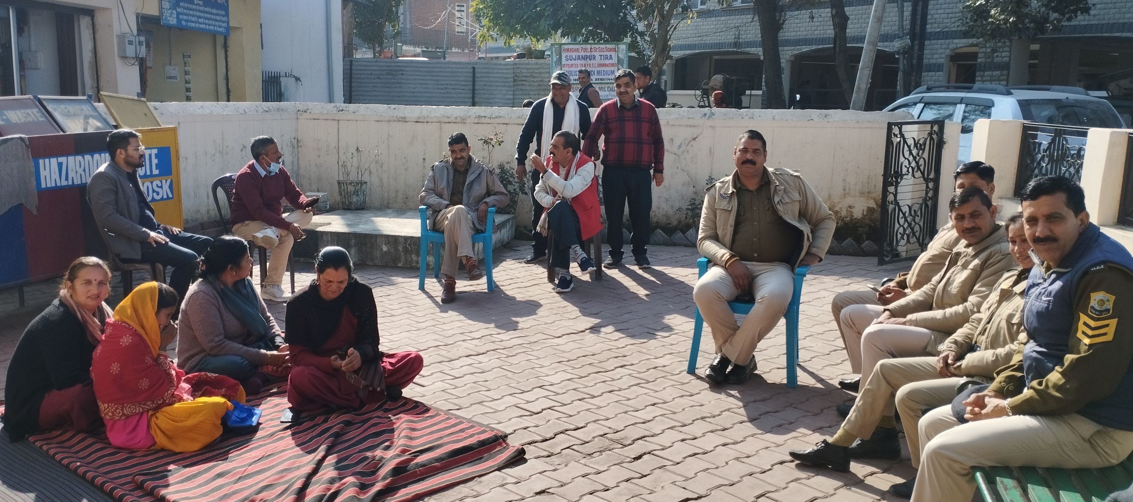 Demonstration of councilors against EO in municipal Council Sujanpur