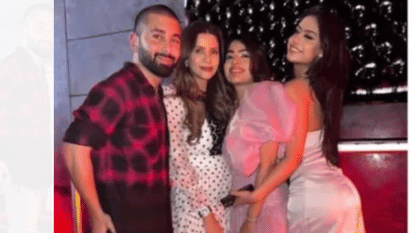 Nysa Devgan Christmas 2022 photos went viral on internet with Orhan Awatramani