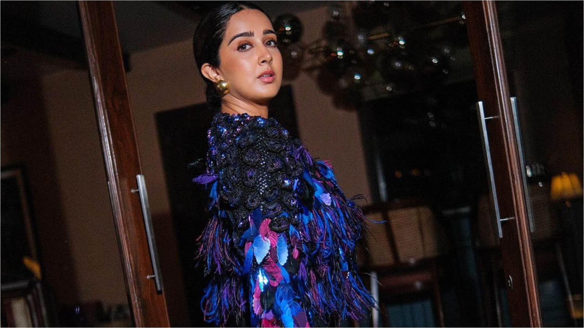 Today Fashion Tips How To Style Sweater In New Year Eve Party In Hindi