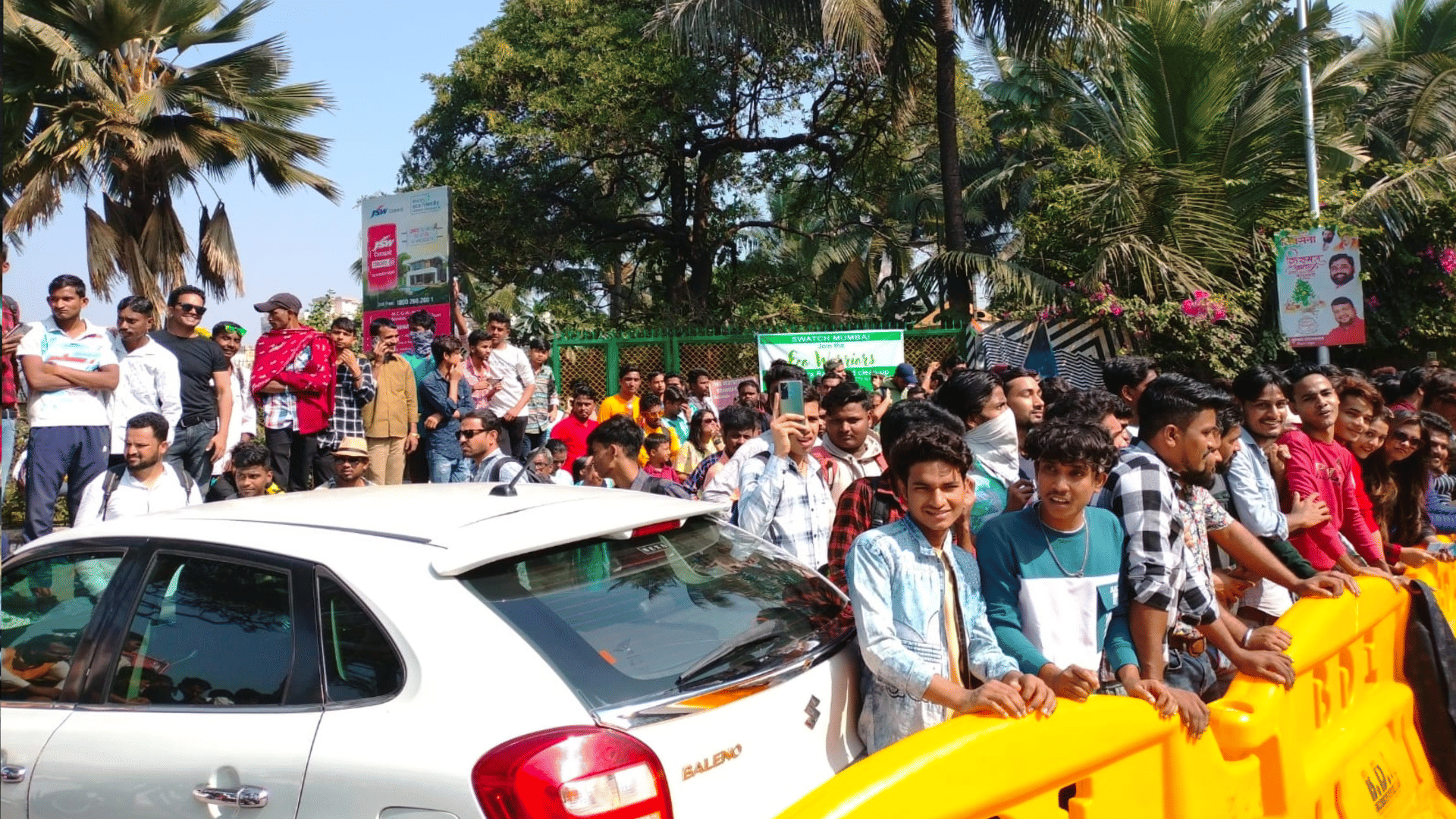 Salman Khan Birthday fans gathered in front of galaxy nisha praveen of kerala wished to meet Bhaijaan