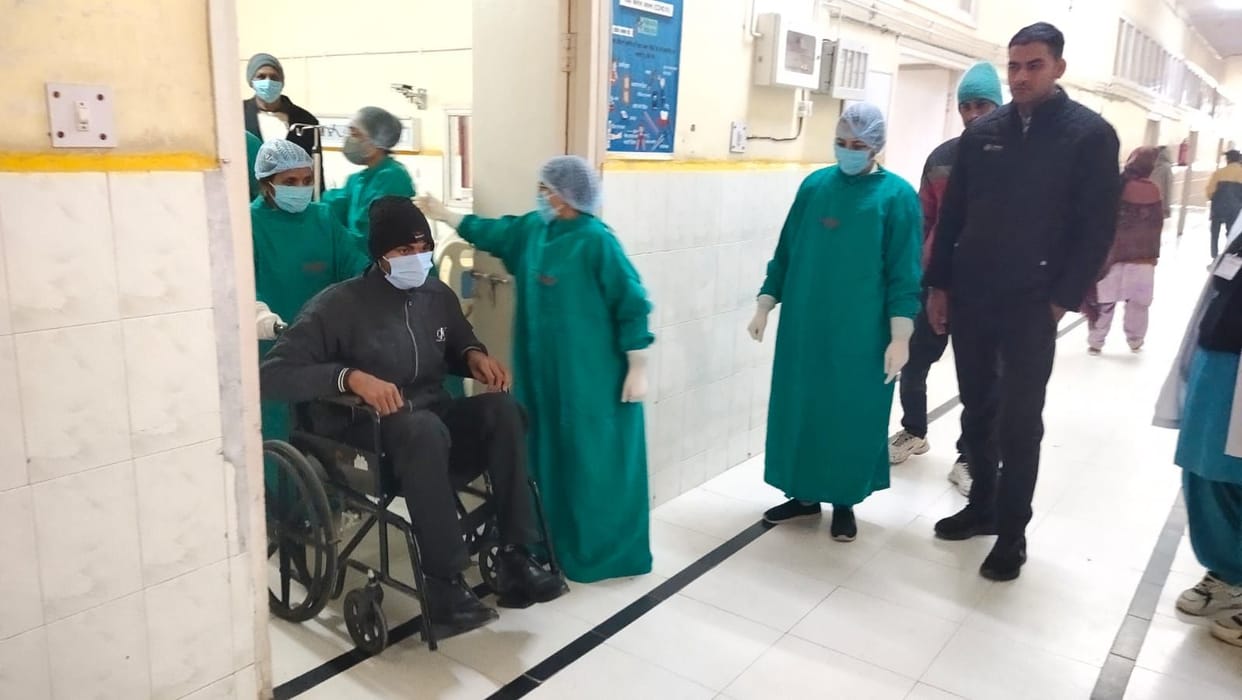 Catering : 19 minutes mock drill, after examining a patient, the department claimed complete preparations to deal with Corona